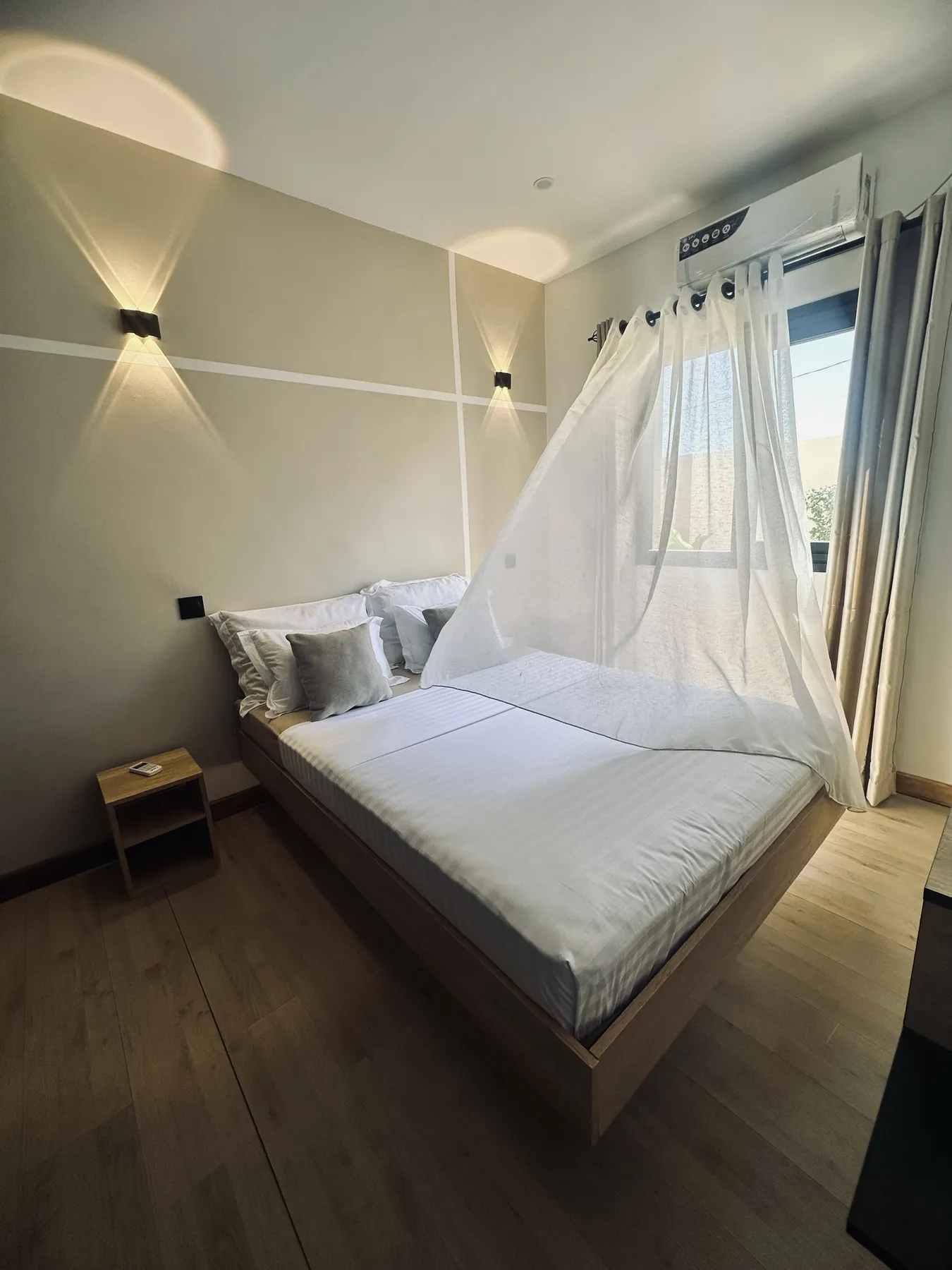 AM Résidence — chambre double avec moustiquaire