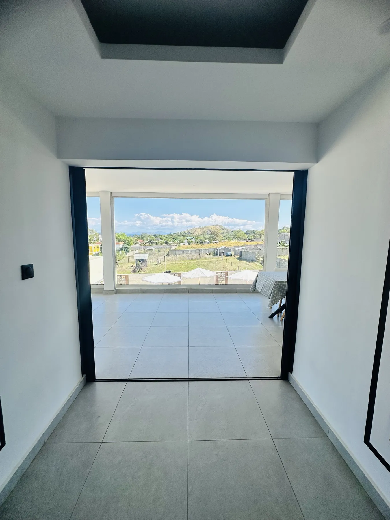 AM Résidence — la terrasse ouverte sur les collines