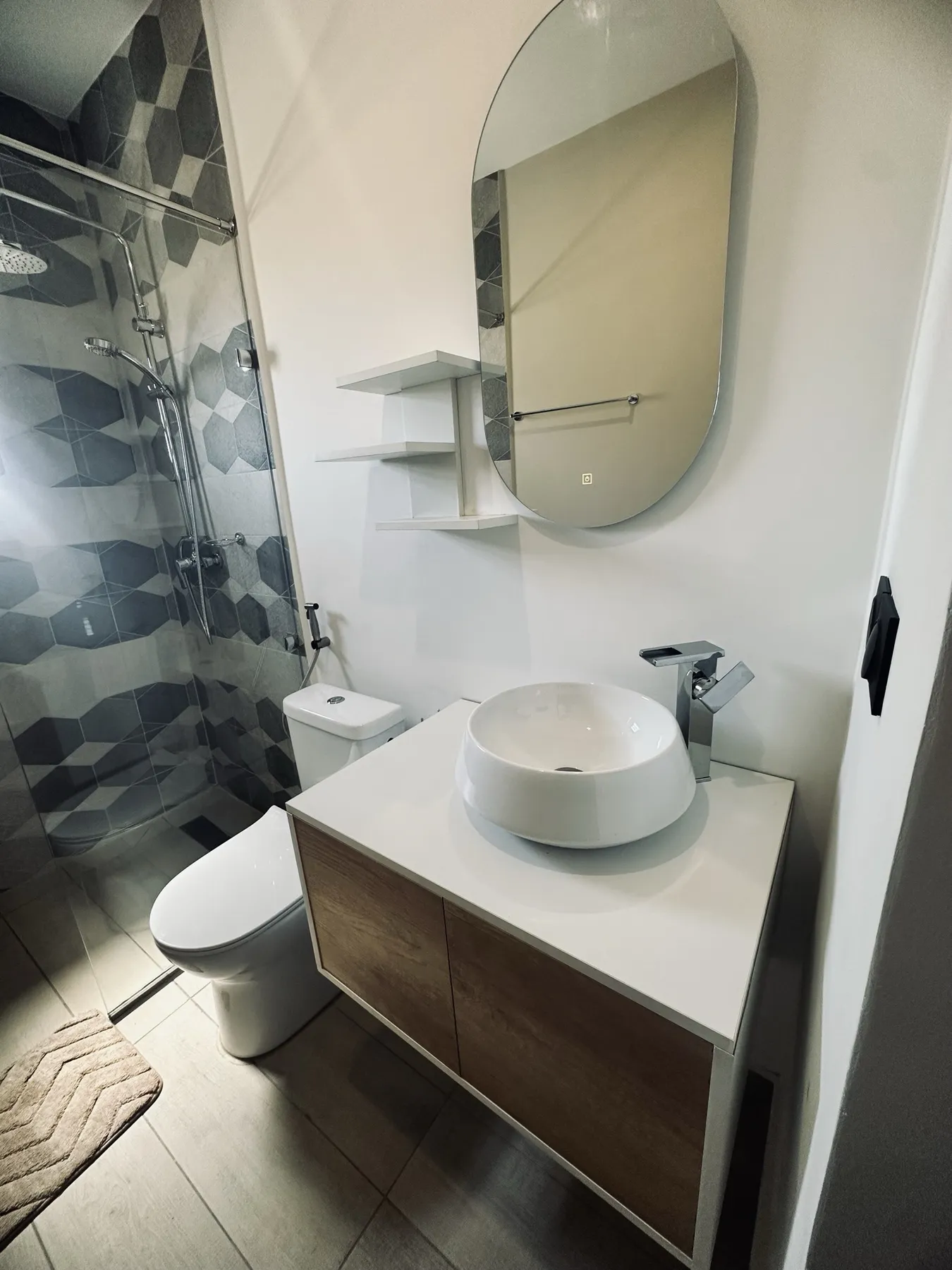 AM Résidence — la vasque et la douche